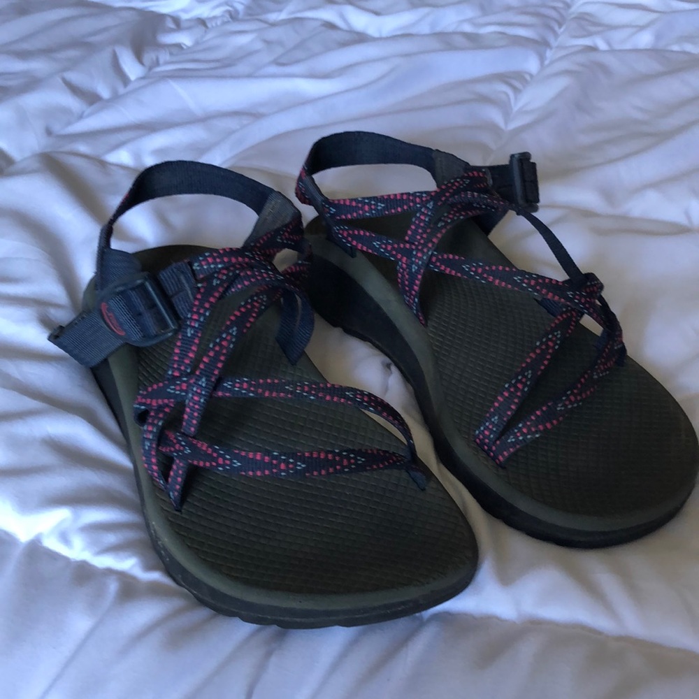 Women’s Chacos Size 9